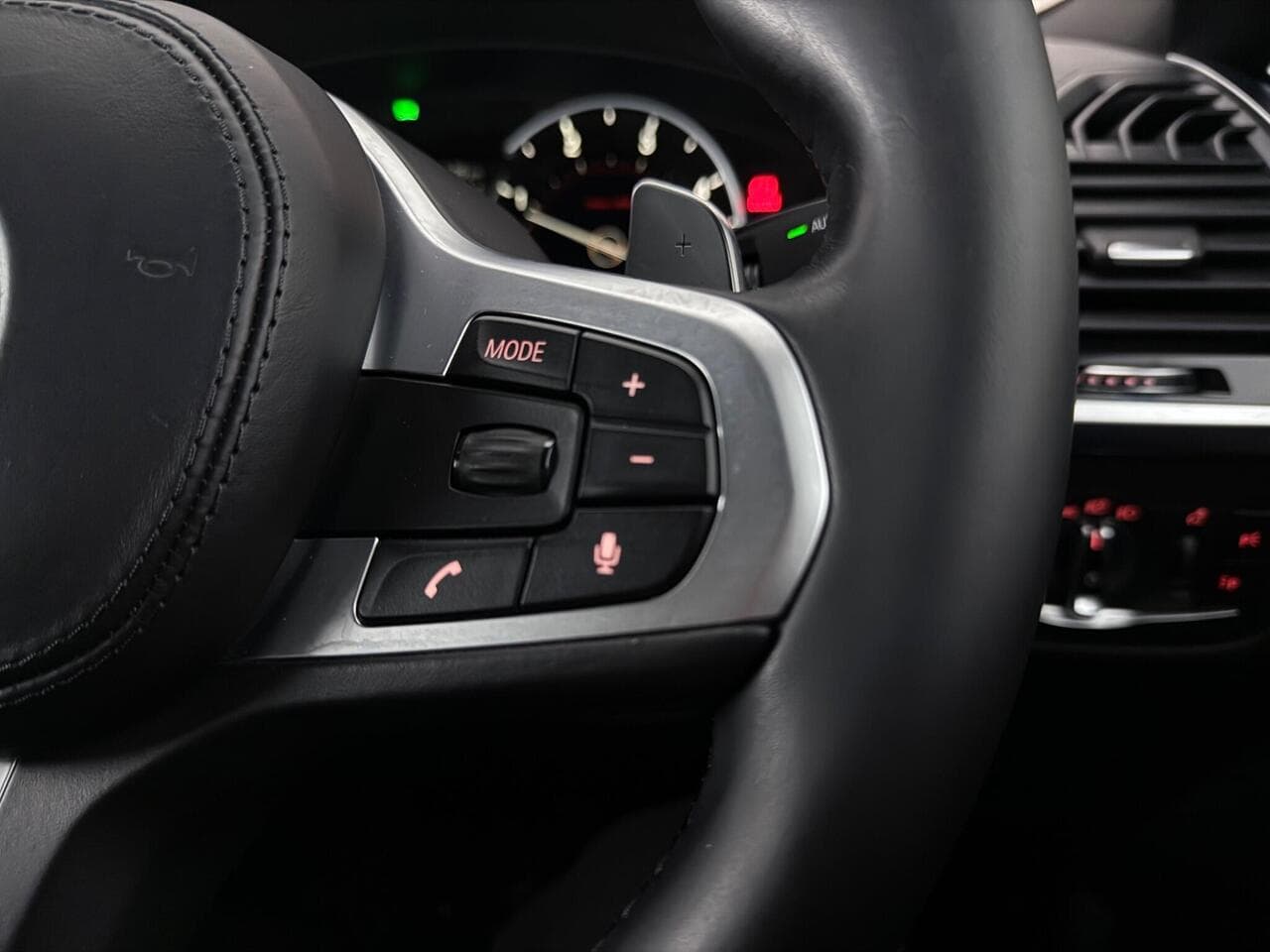 BMW X4 thumbnail Misc Controls