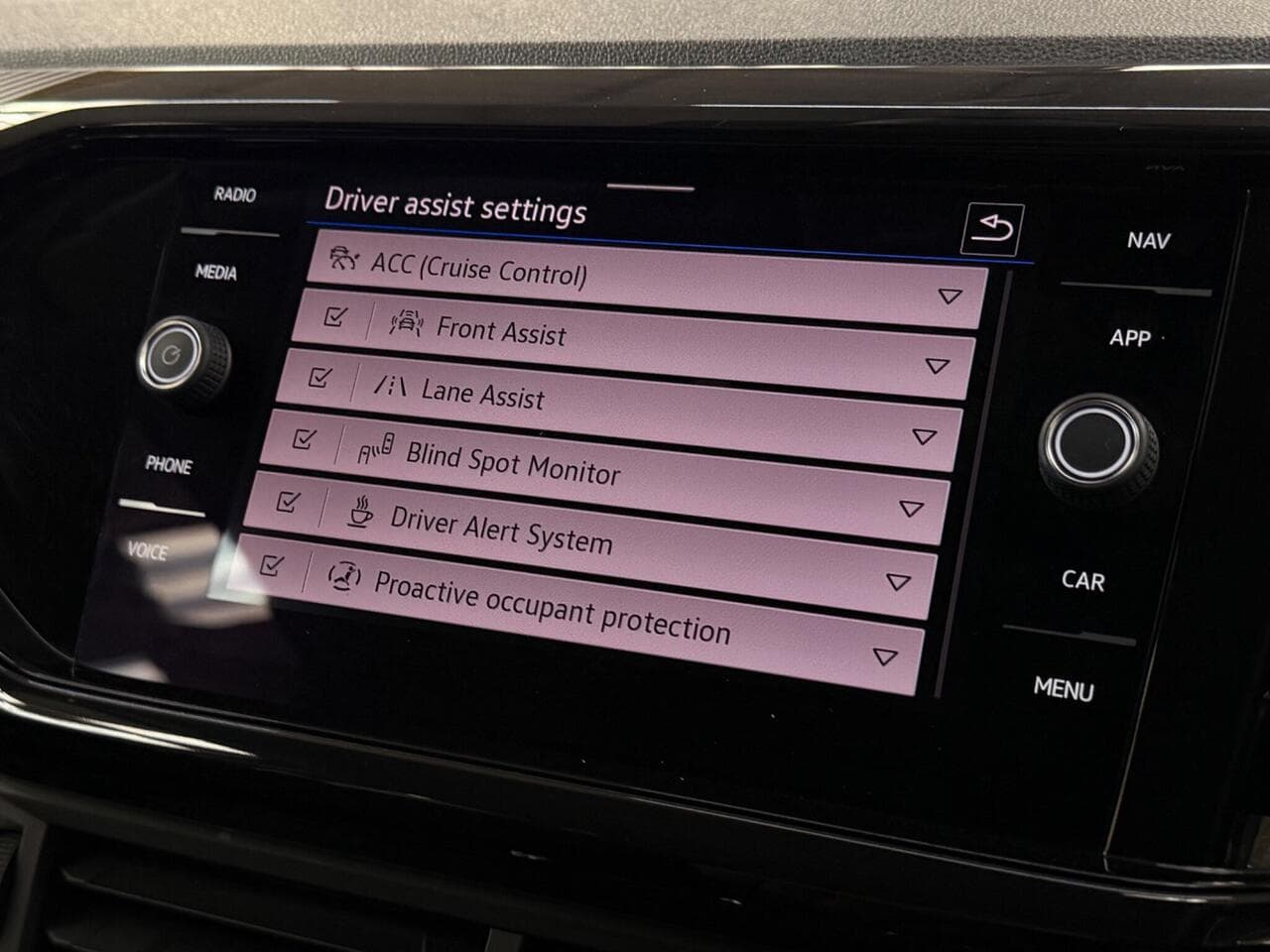 Volkswagen T-Cross thumbnail Infotainment System