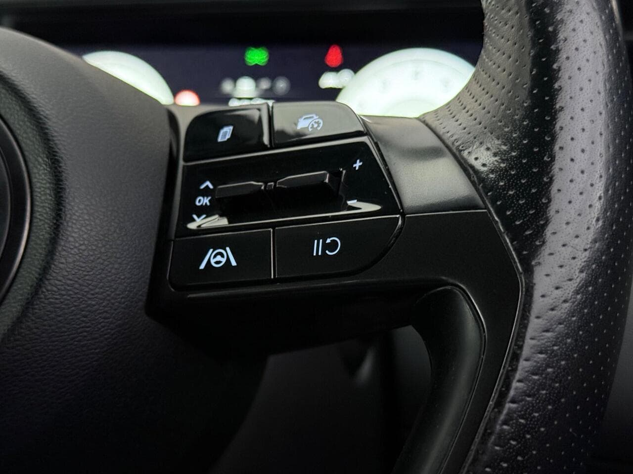Hyundai TUCSON thumbnail Misc Controls