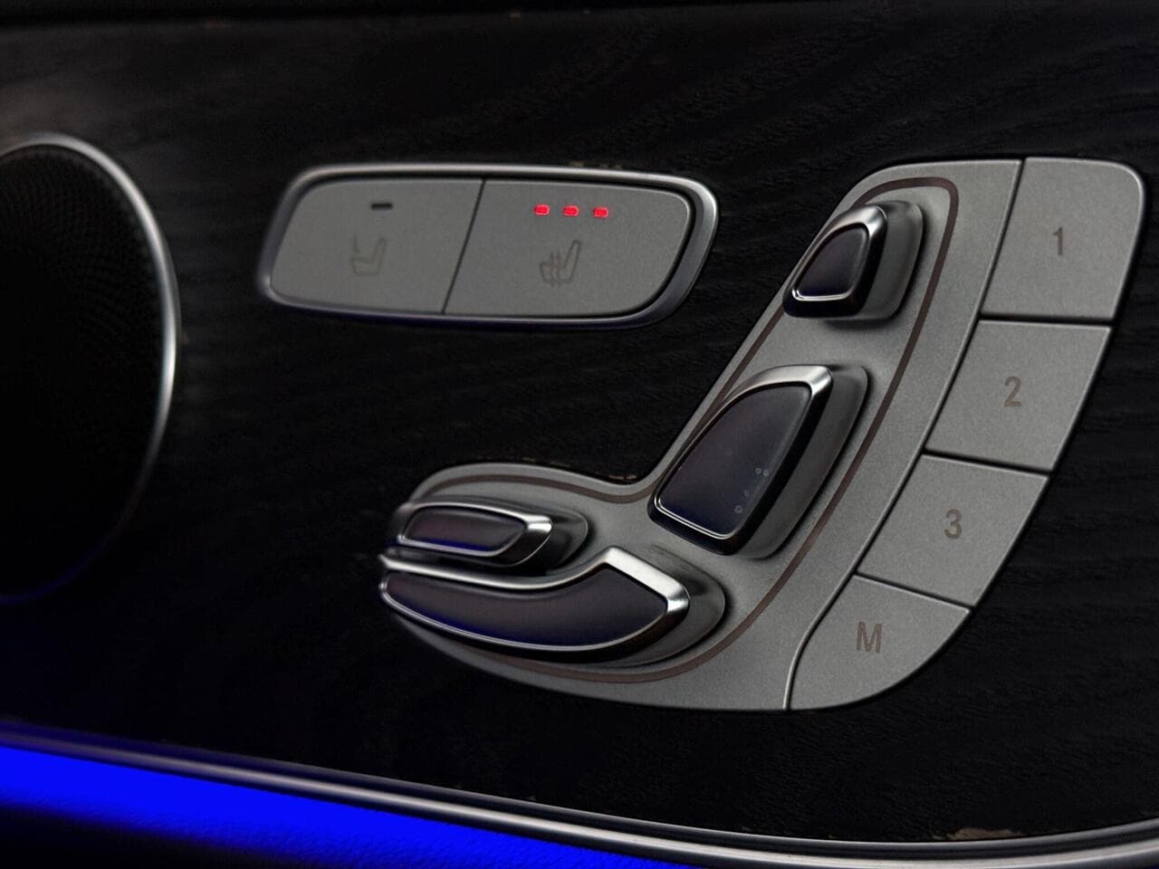 Mercedes-Benz E Class thumbnail Misc Controls