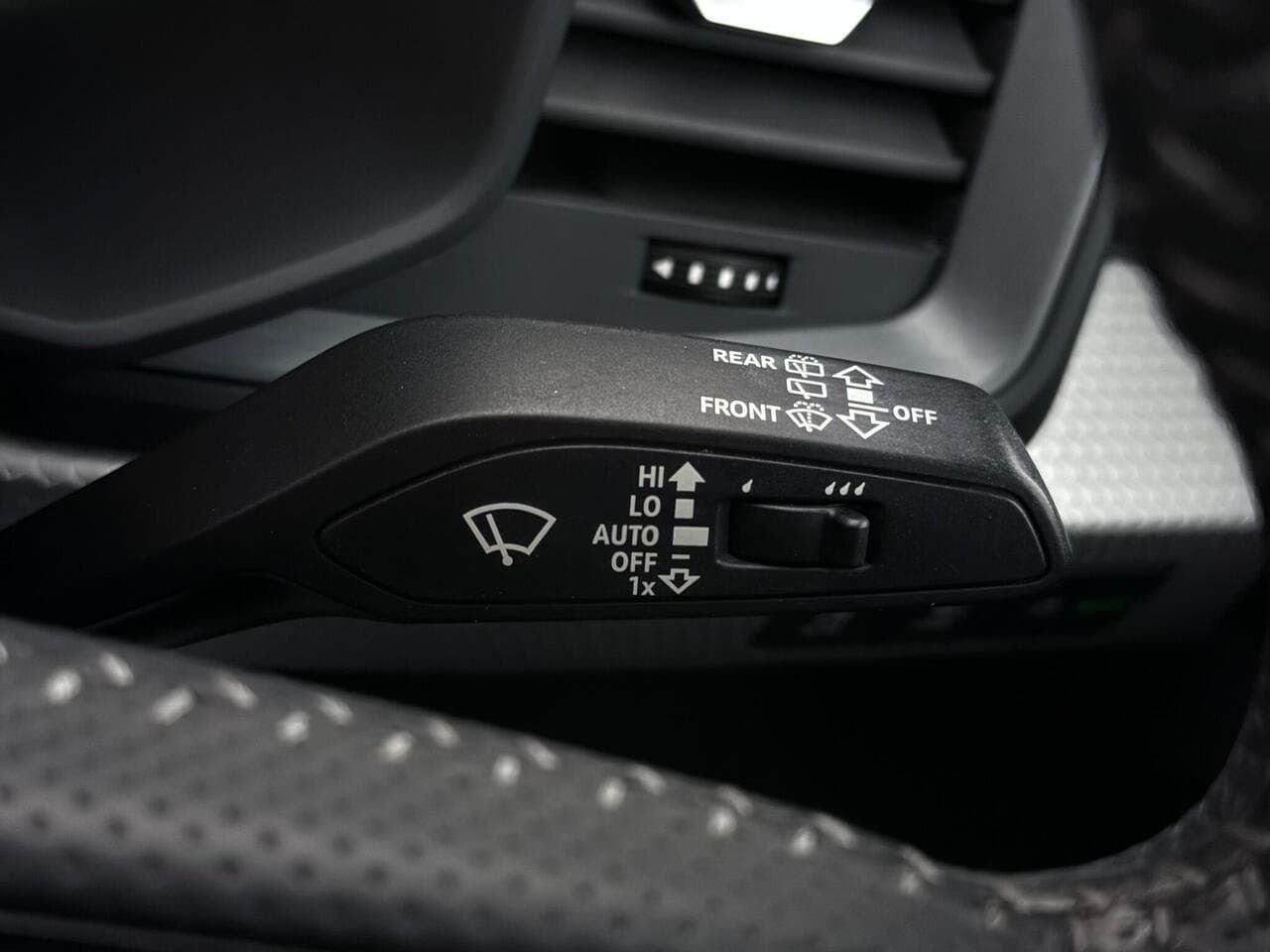 Audi A1 thumbnail Misc Controls