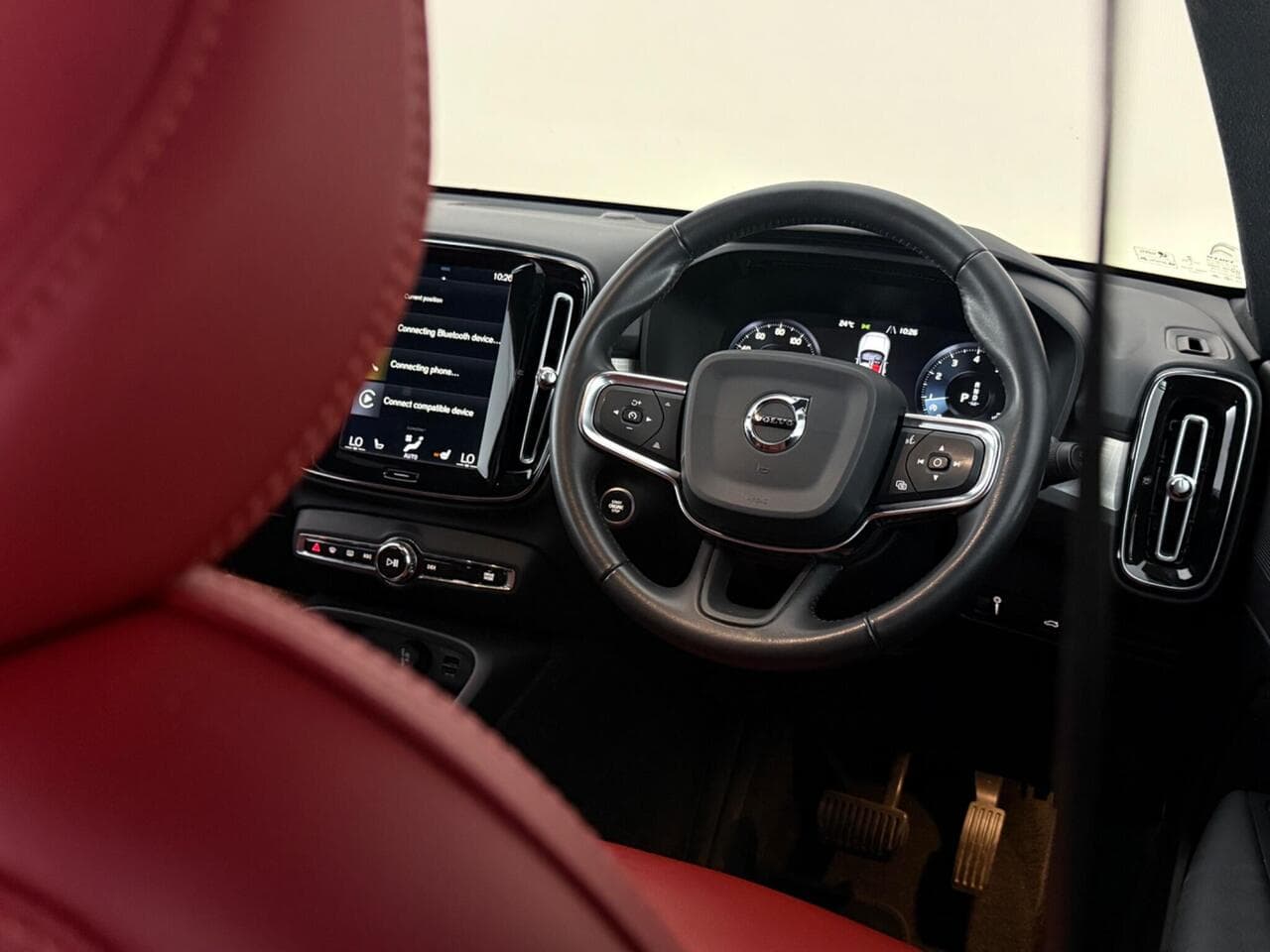 Volvo XC40 thumbnail Steering Wheel