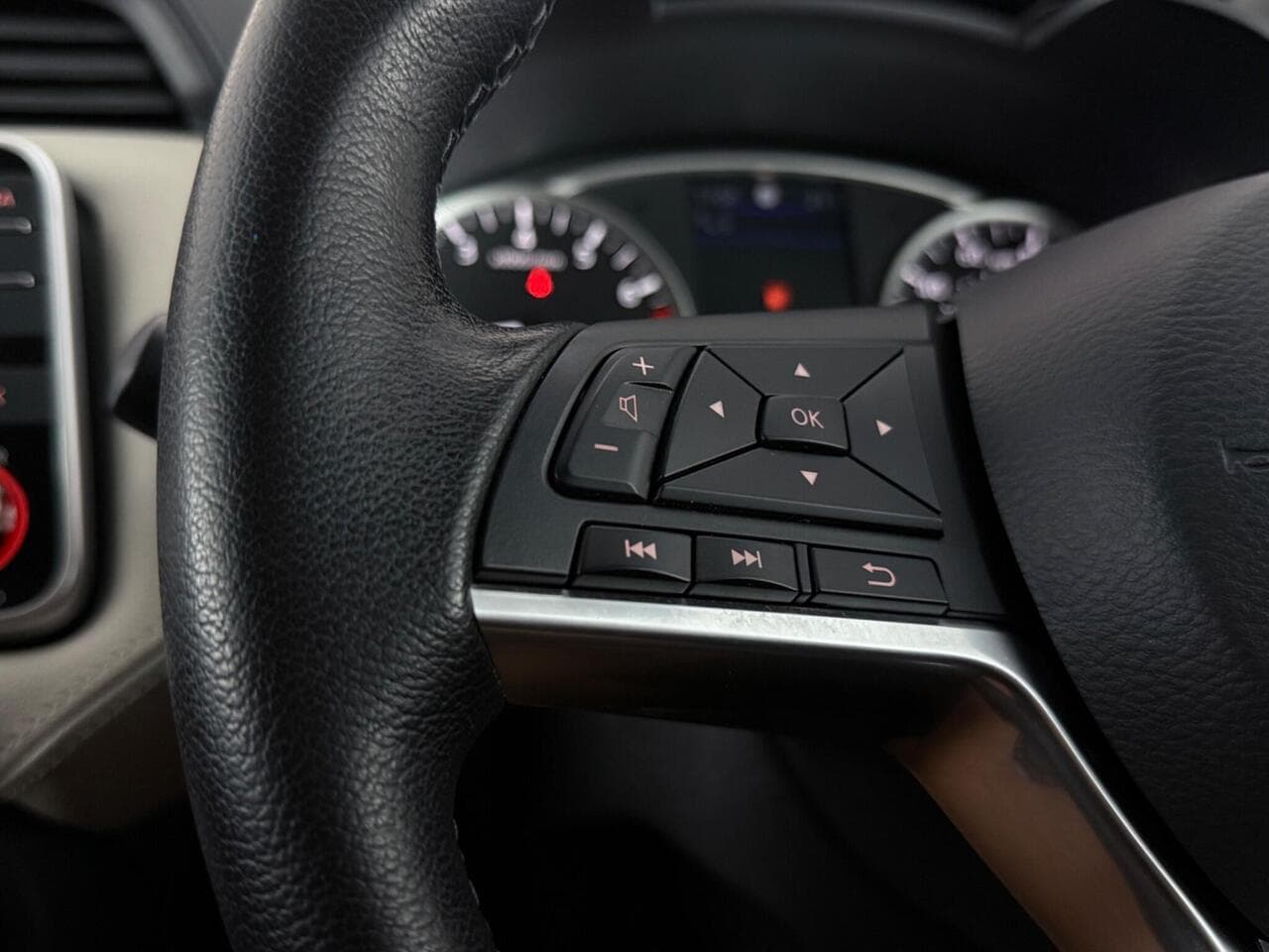 Nissan Micra thumbnail Misc Controls
