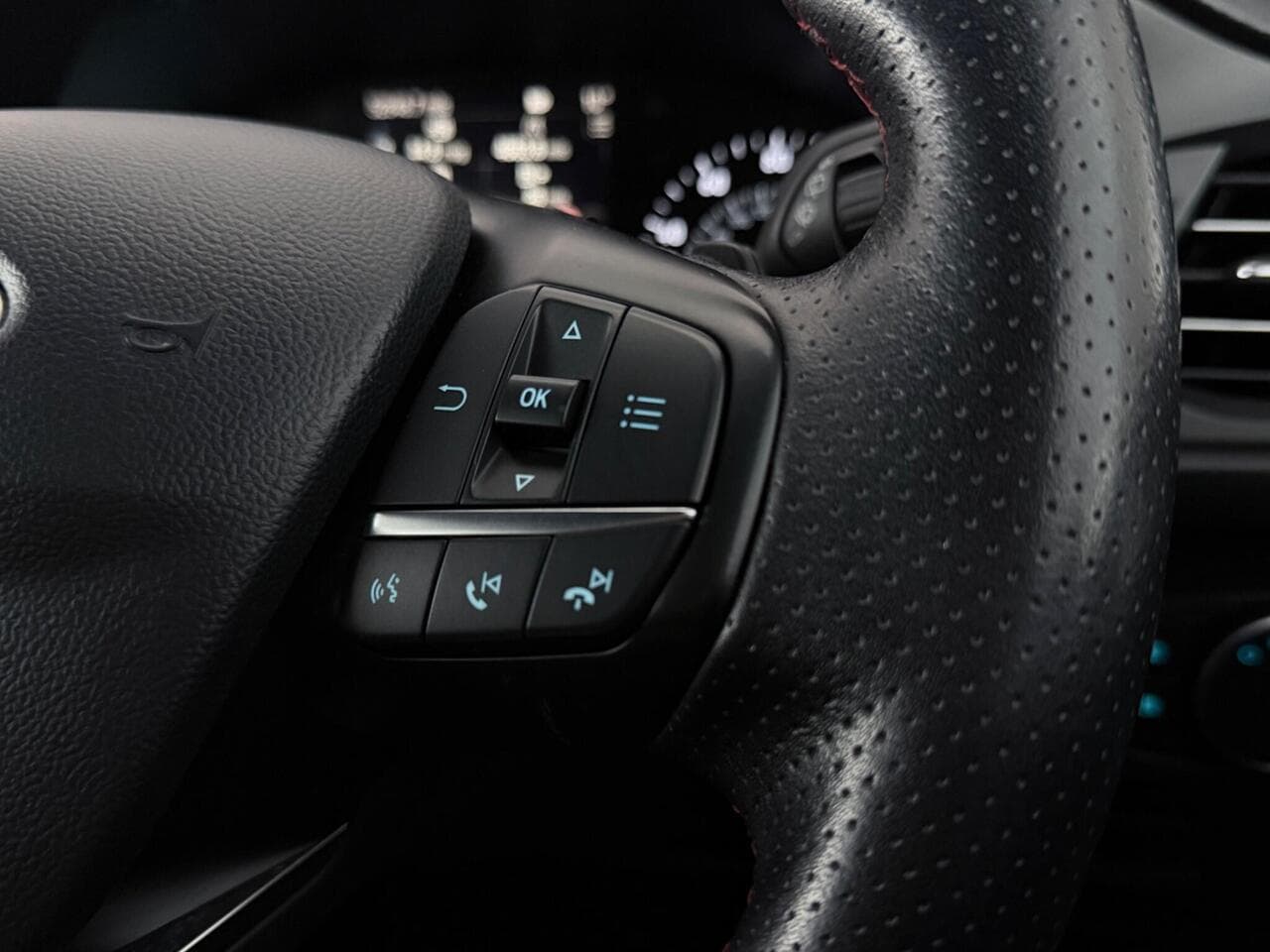 Ford Focus thumbnail Misc Controls
