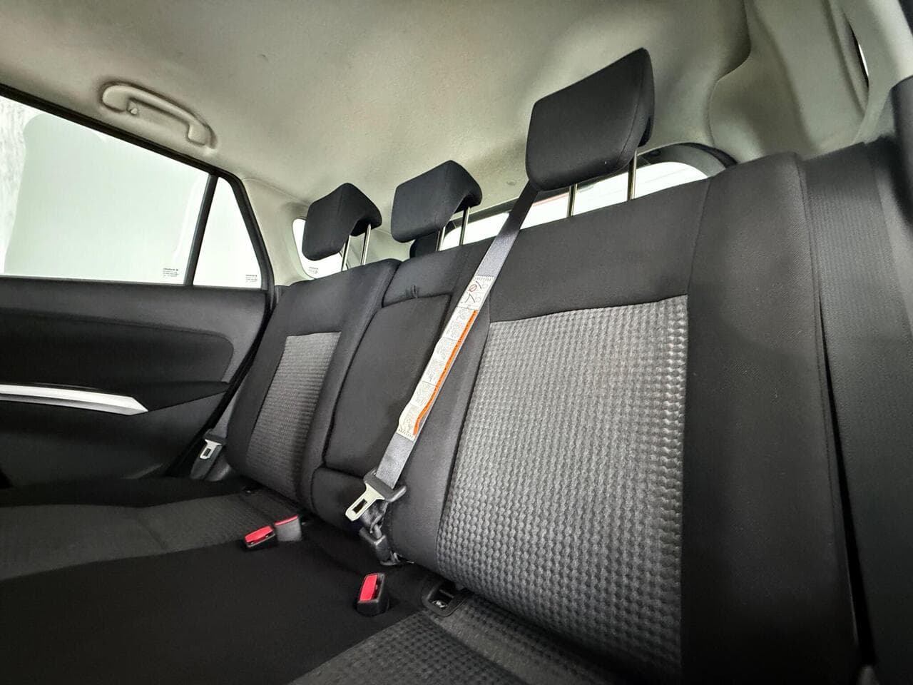 Suzuki S-Cross thumbnail Seats Rear