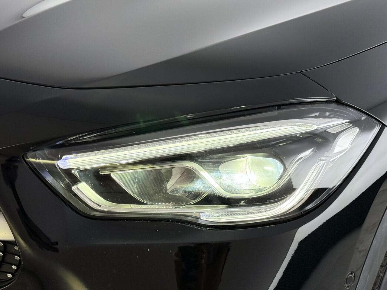 Mercedes-Benz GLA thumbnail Lights Front