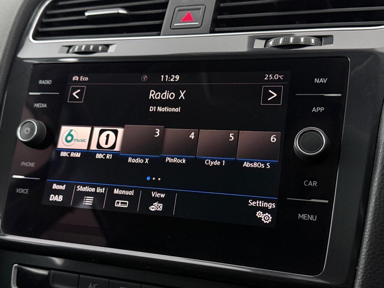 Volkswagen Golf thumbnail Infotainment System