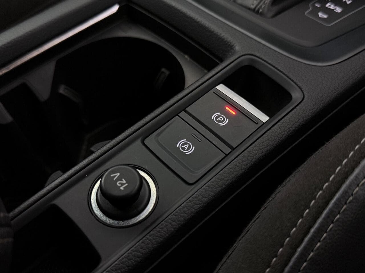 Audi Q3 thumbnail Misc Controls