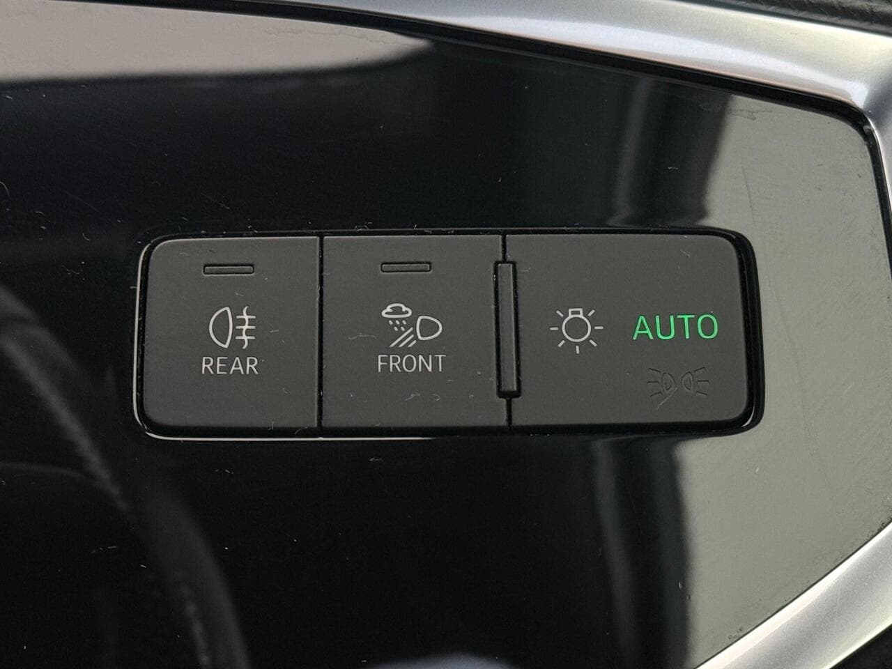 Audi Q3 thumbnail Misc Controls