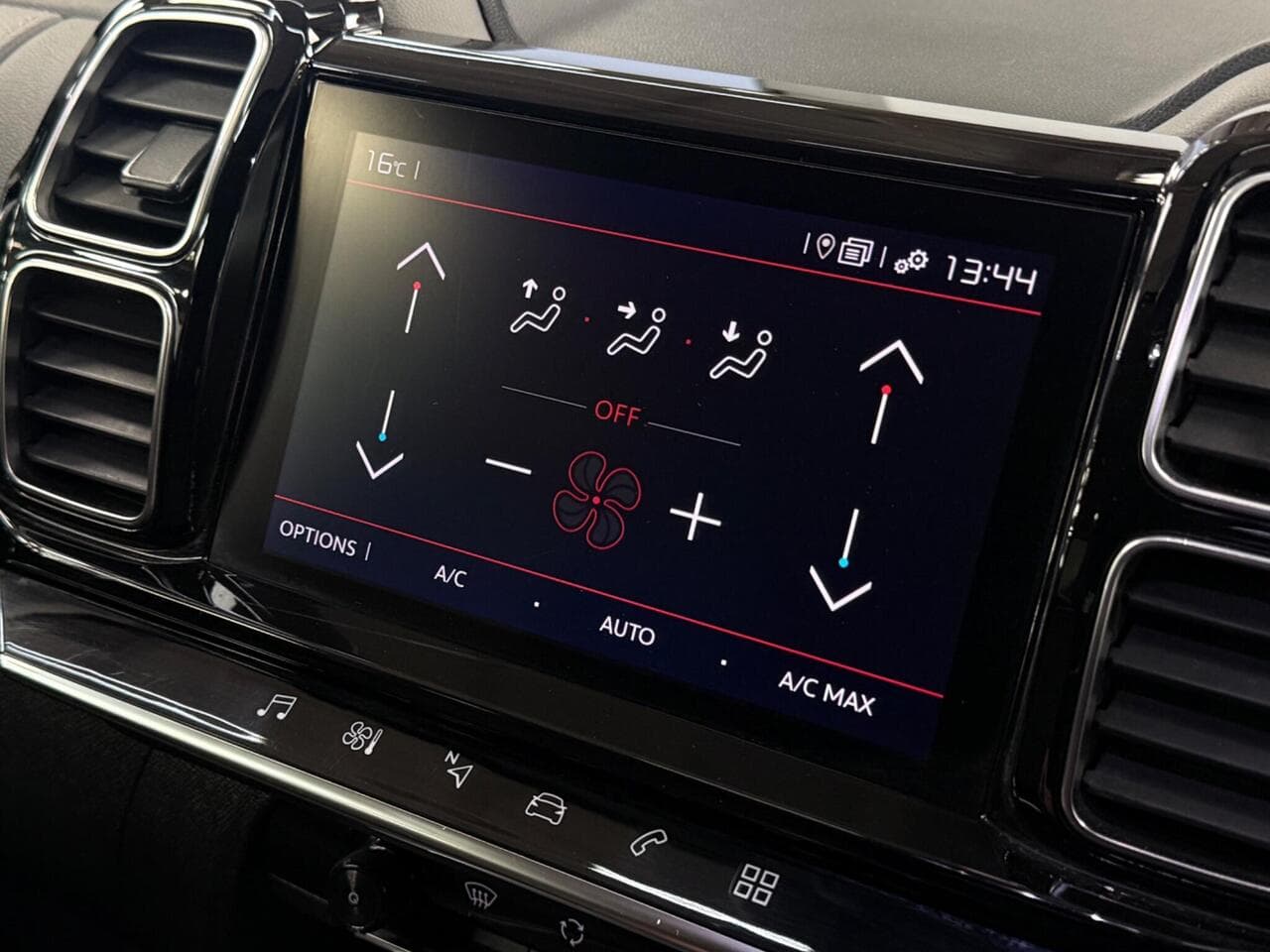 Citroen C5 Aircross thumbnail Infotainment System