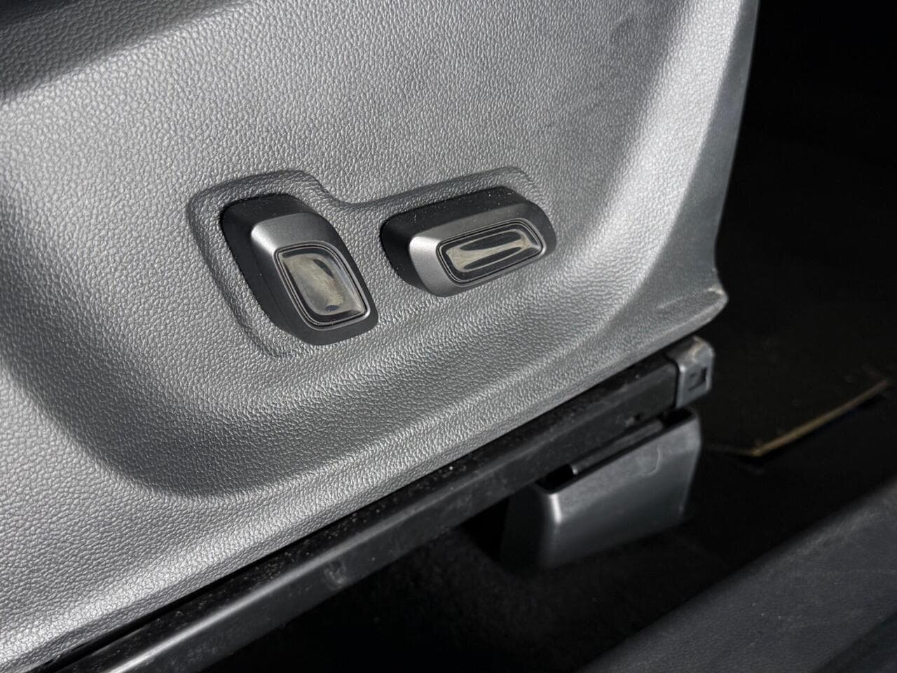 MG MG ZS thumbnail Misc Controls