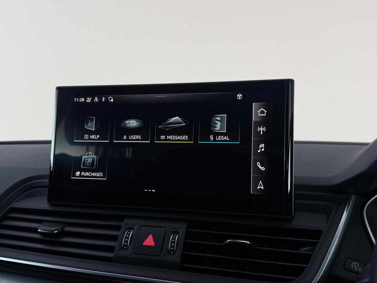 Audi Q5 thumbnail Infotainment System