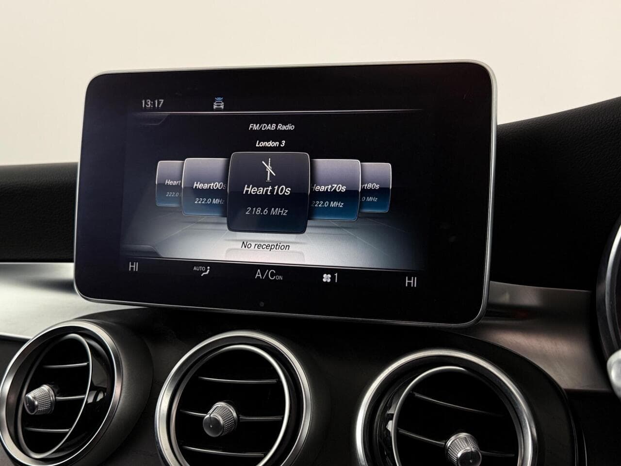 Mercedes-Benz C Class thumbnail Infotainment System