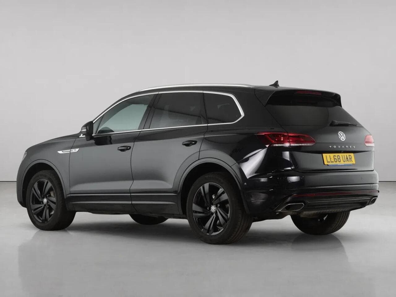 Volkswagen Touareg thumbnail Rear Left