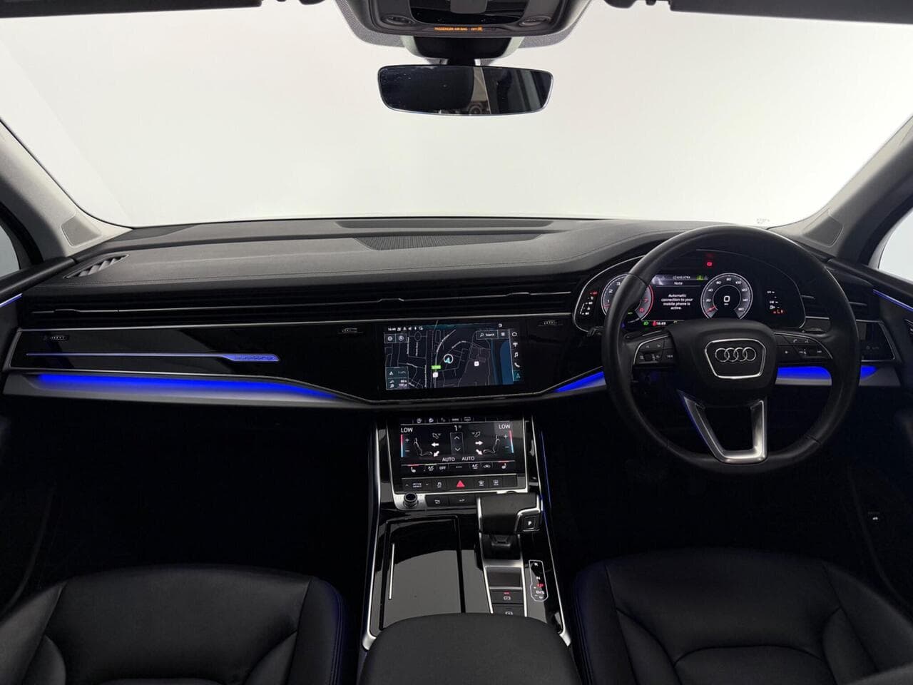 Audi Q7 thumbnail Interior Front