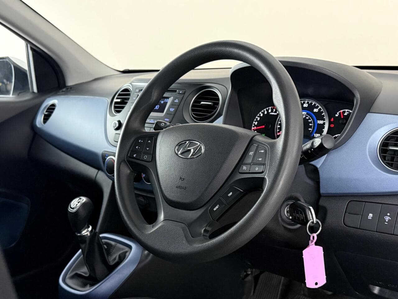 Hyundai i10 thumbnail Interior Front