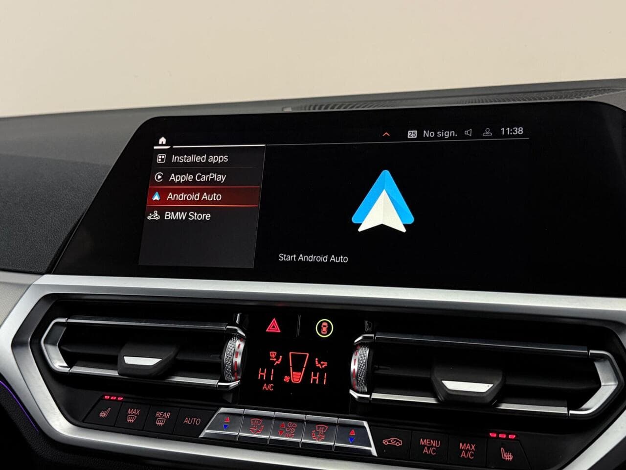 BMW 3 Series thumbnail Infotainment System