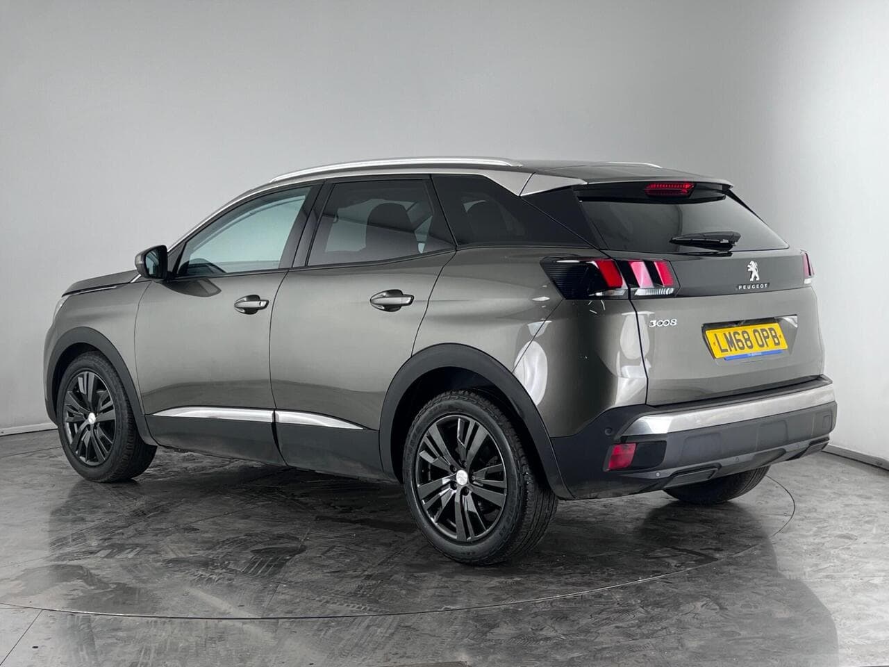 Peugeot 3008 thumbnail Rear Left