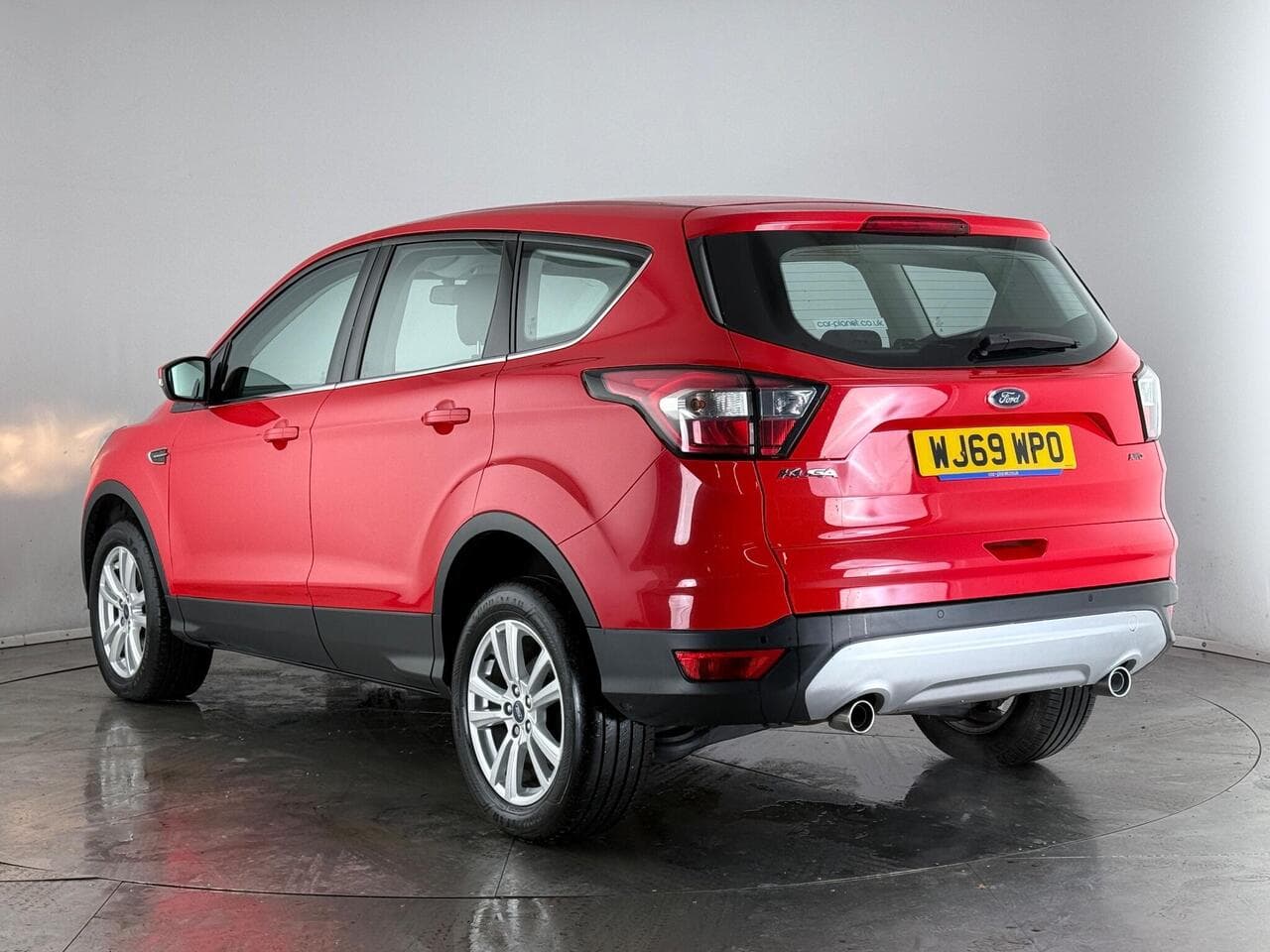 Ford Kuga thumbnail Rear Left