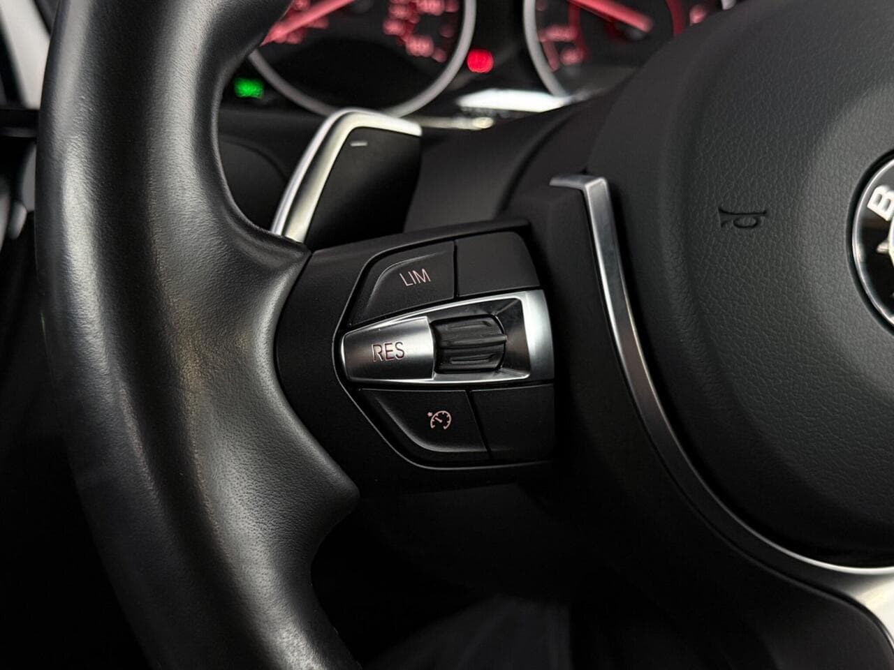 BMW 4 Series thumbnail Misc Controls