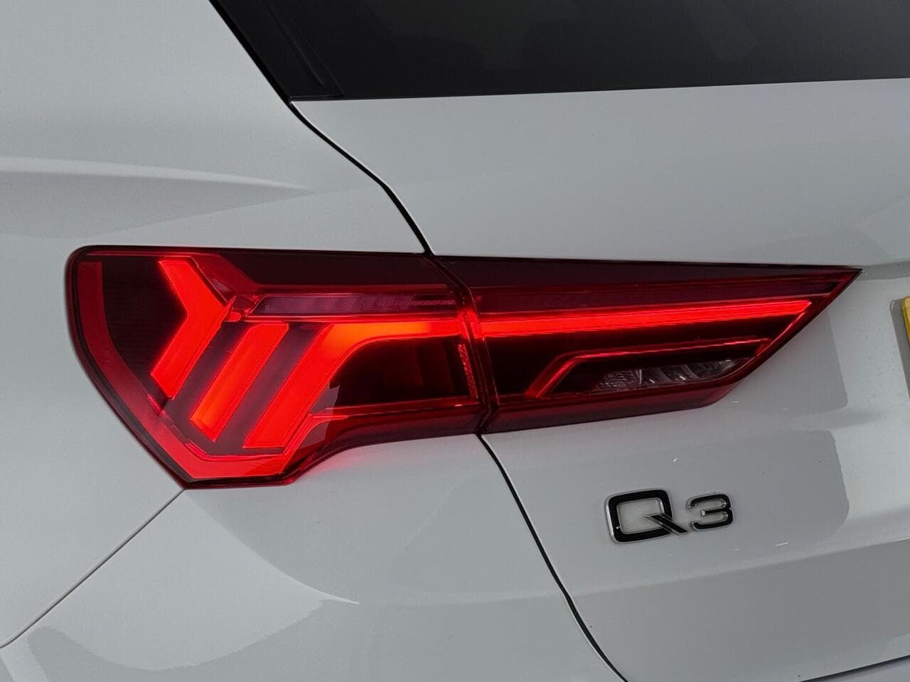 Audi Q3 thumbnail Lights Rear