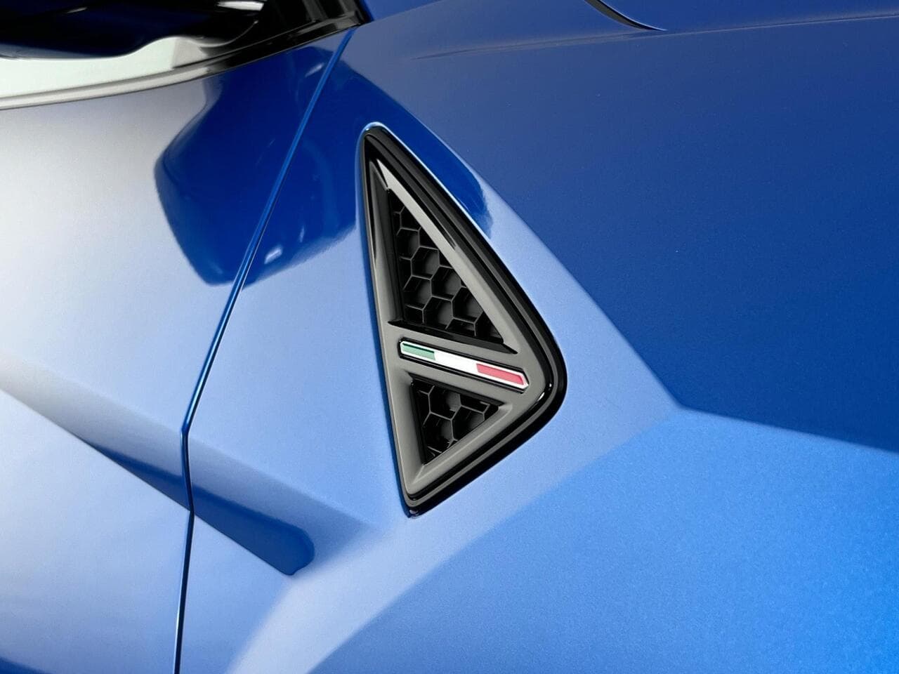 Lamborghini Urus thumbnail Inconclusive