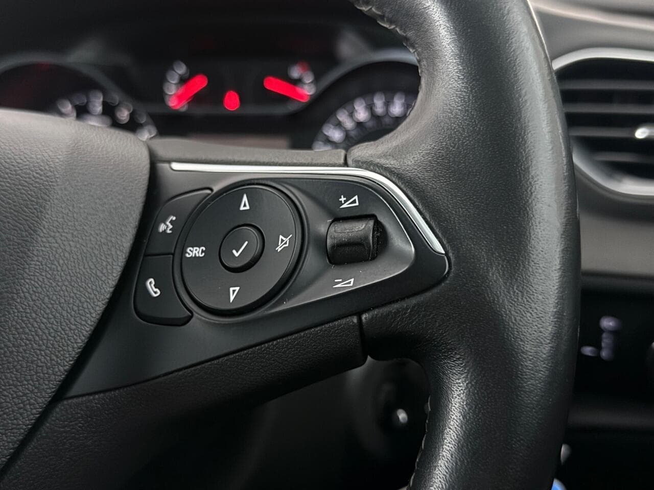 Vauxhall Grandland X thumbnail Misc Controls