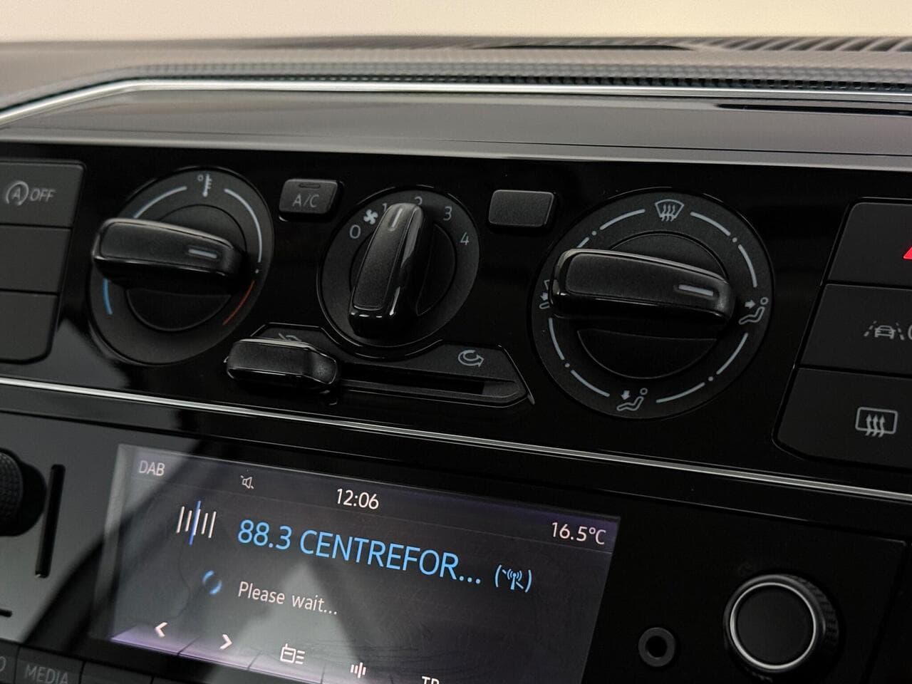 Volkswagen up! thumbnail Infotainment System
