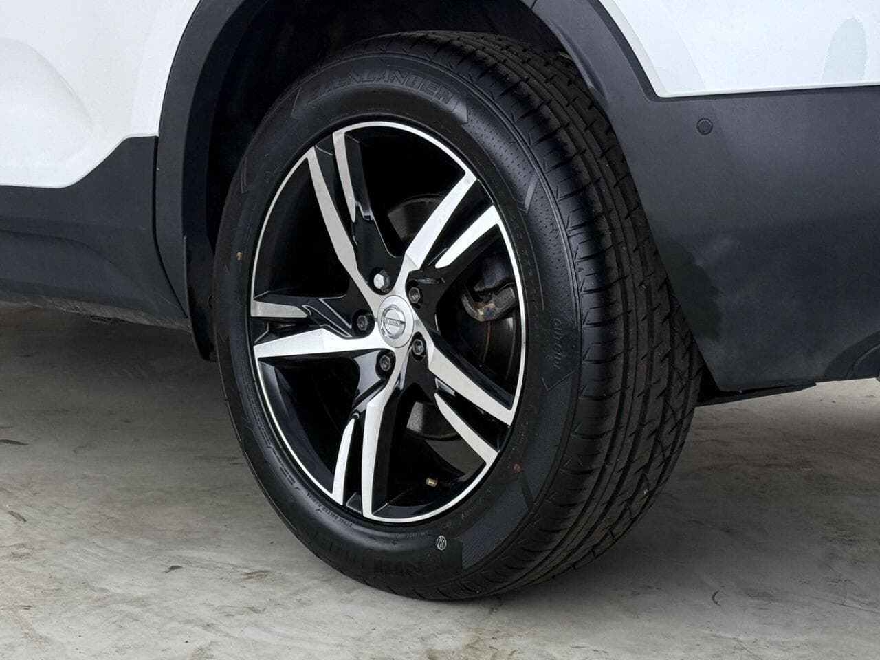 Volvo XC40 thumbnail Wheel