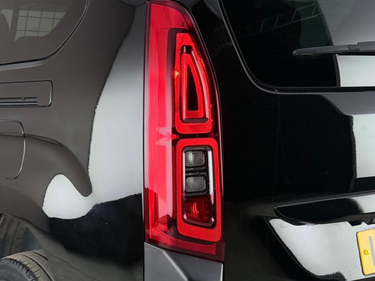 Citroen Berlingo thumbnail Lights Rear