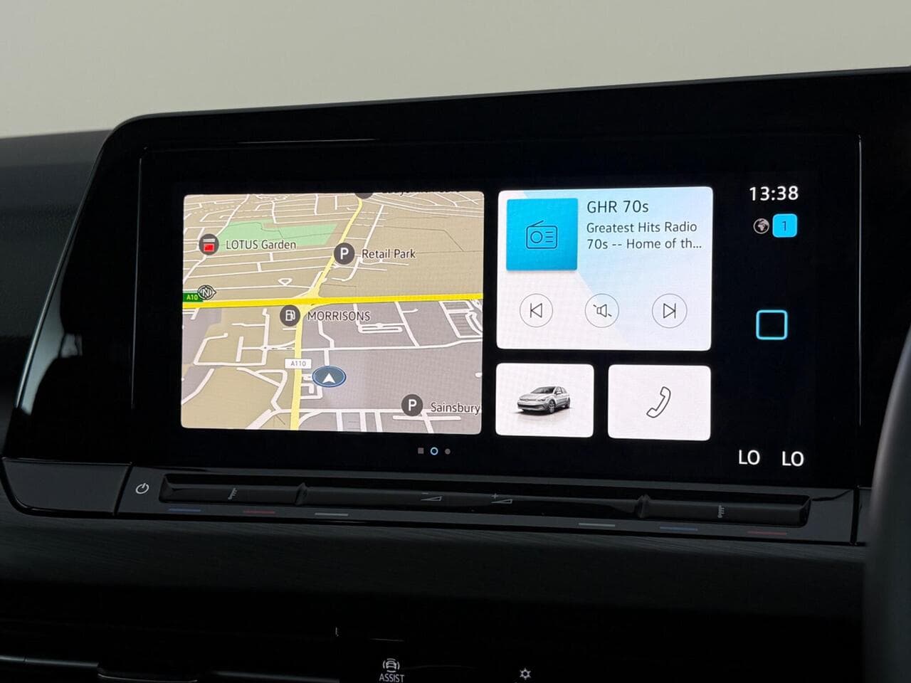 Volkswagen Golf thumbnail Infotainment System