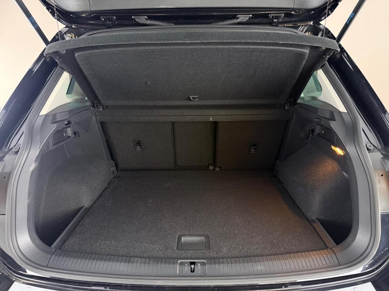 Volkswagen Tiguan thumbnail Boot