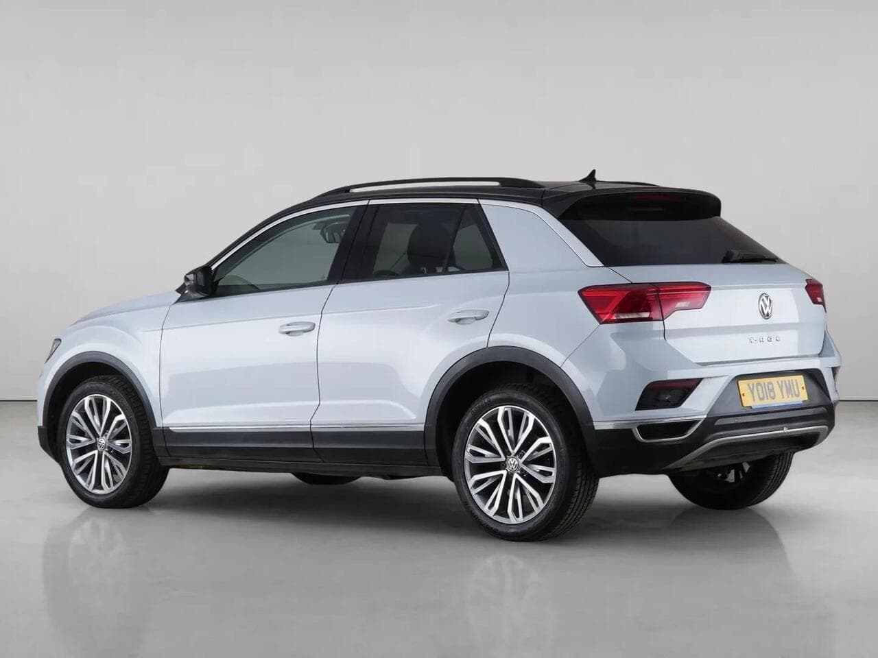 Volkswagen T-Roc thumbnail Rear Left