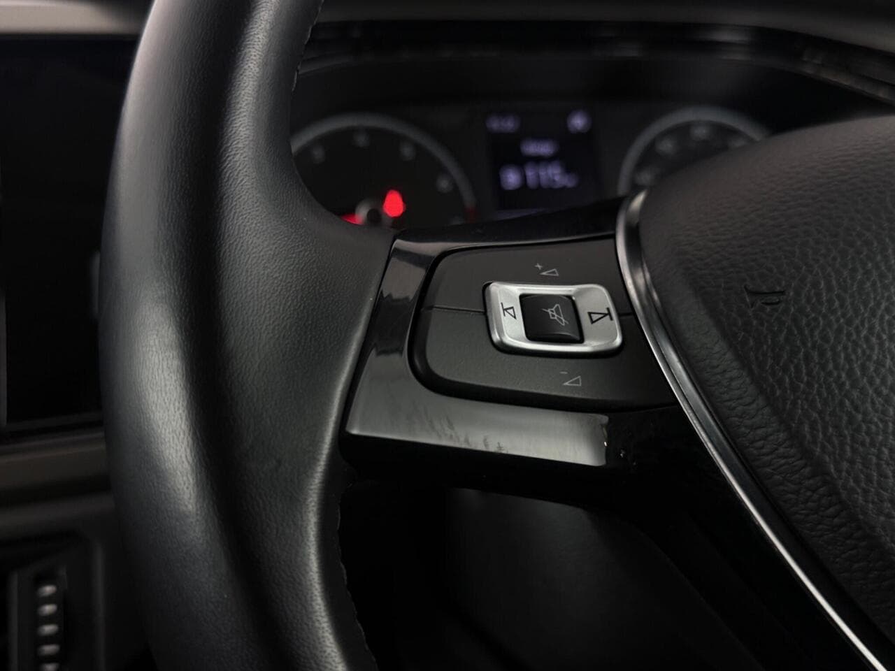 Volkswagen Polo thumbnail Misc Controls
