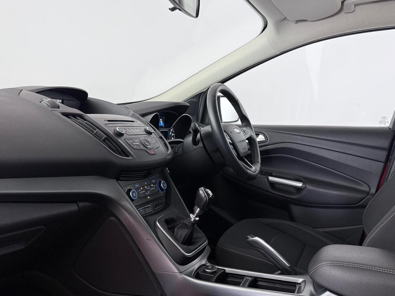 Ford Kuga thumbnail Interior Front