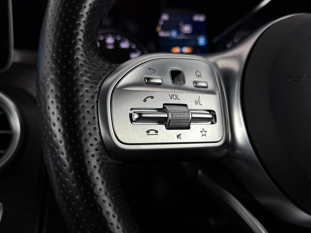Mercedes-Benz C Class thumbnail Misc Controls