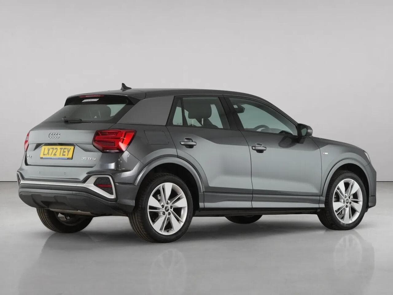 Audi Q2 thumbnail Rear Right