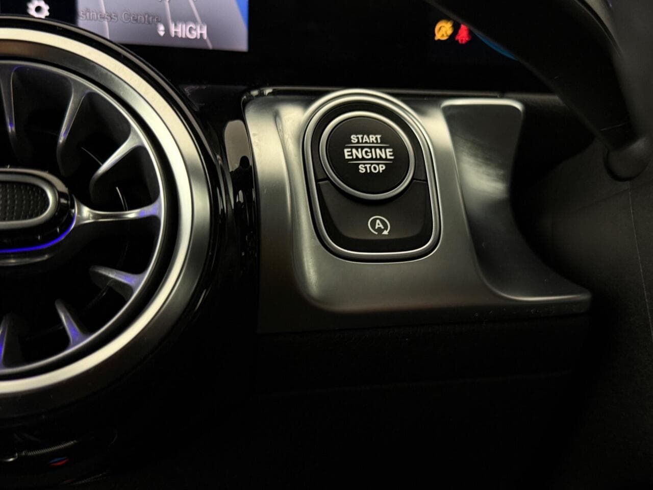 Mercedes-Benz GLB thumbnail Misc Controls