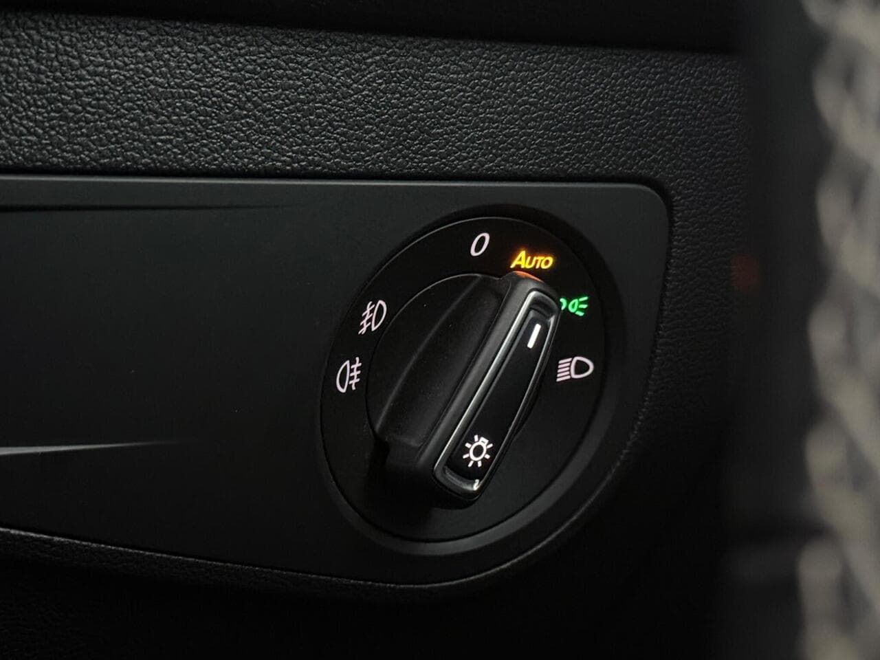 Volkswagen Tiguan Allspace thumbnail Misc Controls