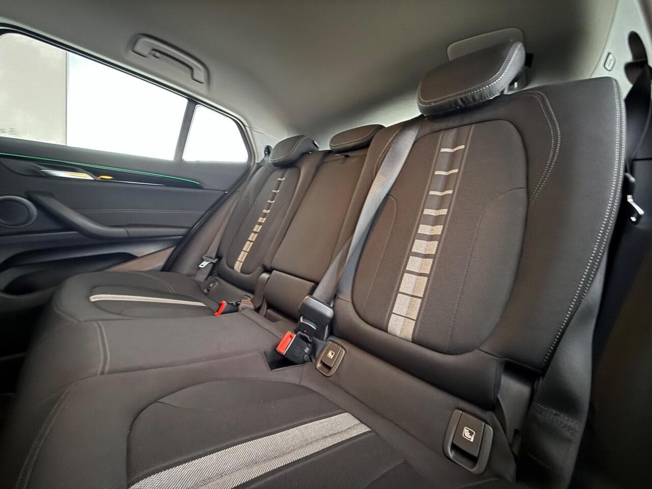 BMW X2 thumbnail Seats Rear