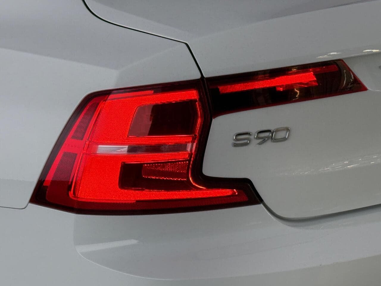 Volvo S90 thumbnail Lights Rear