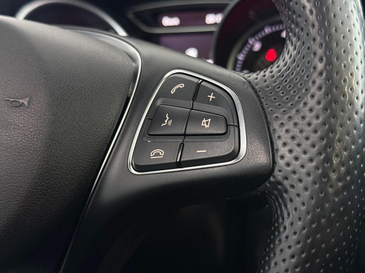 Mercedes-Benz A Class thumbnail Misc Controls