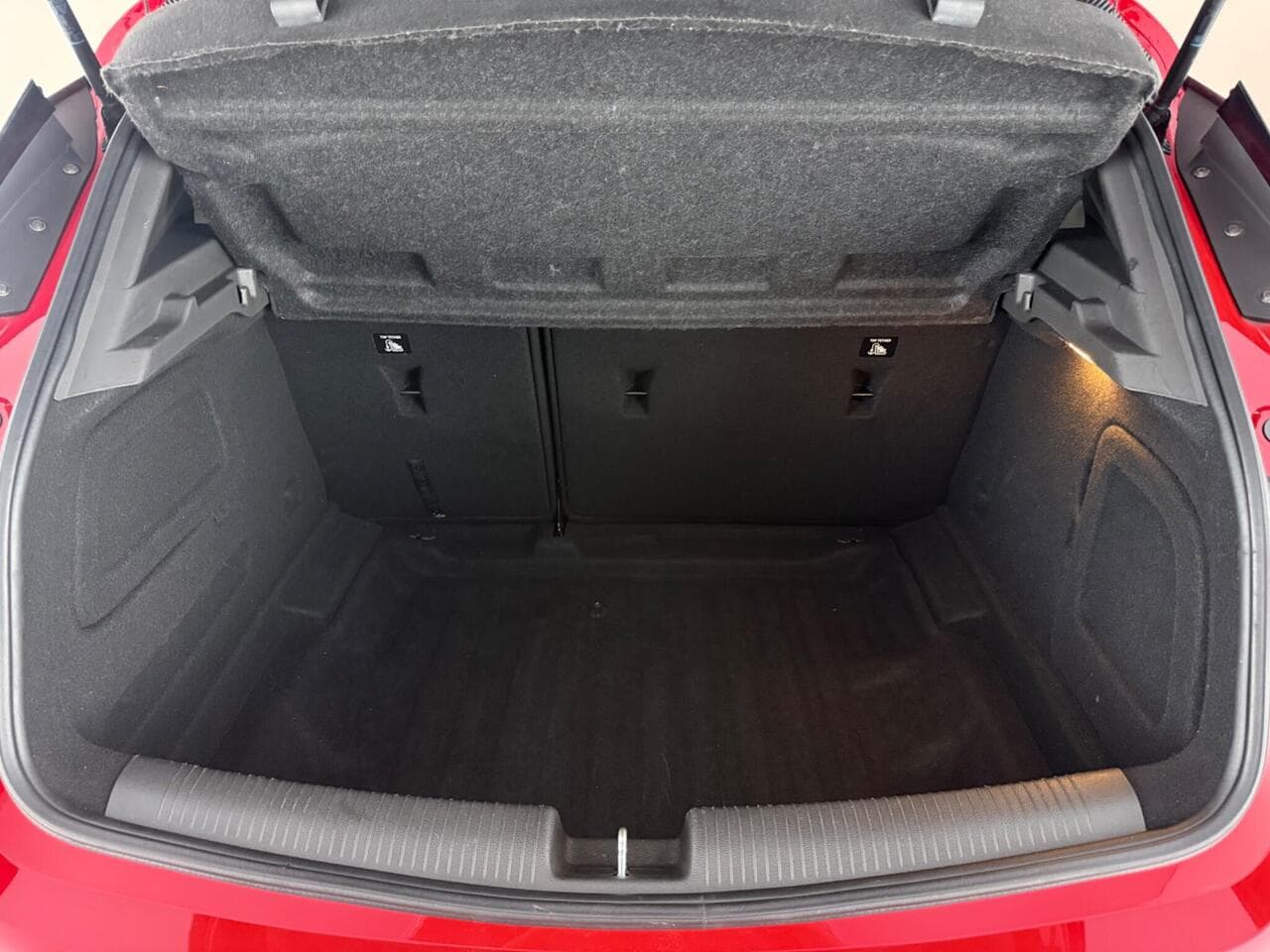 Vauxhall Astra thumbnail Boot