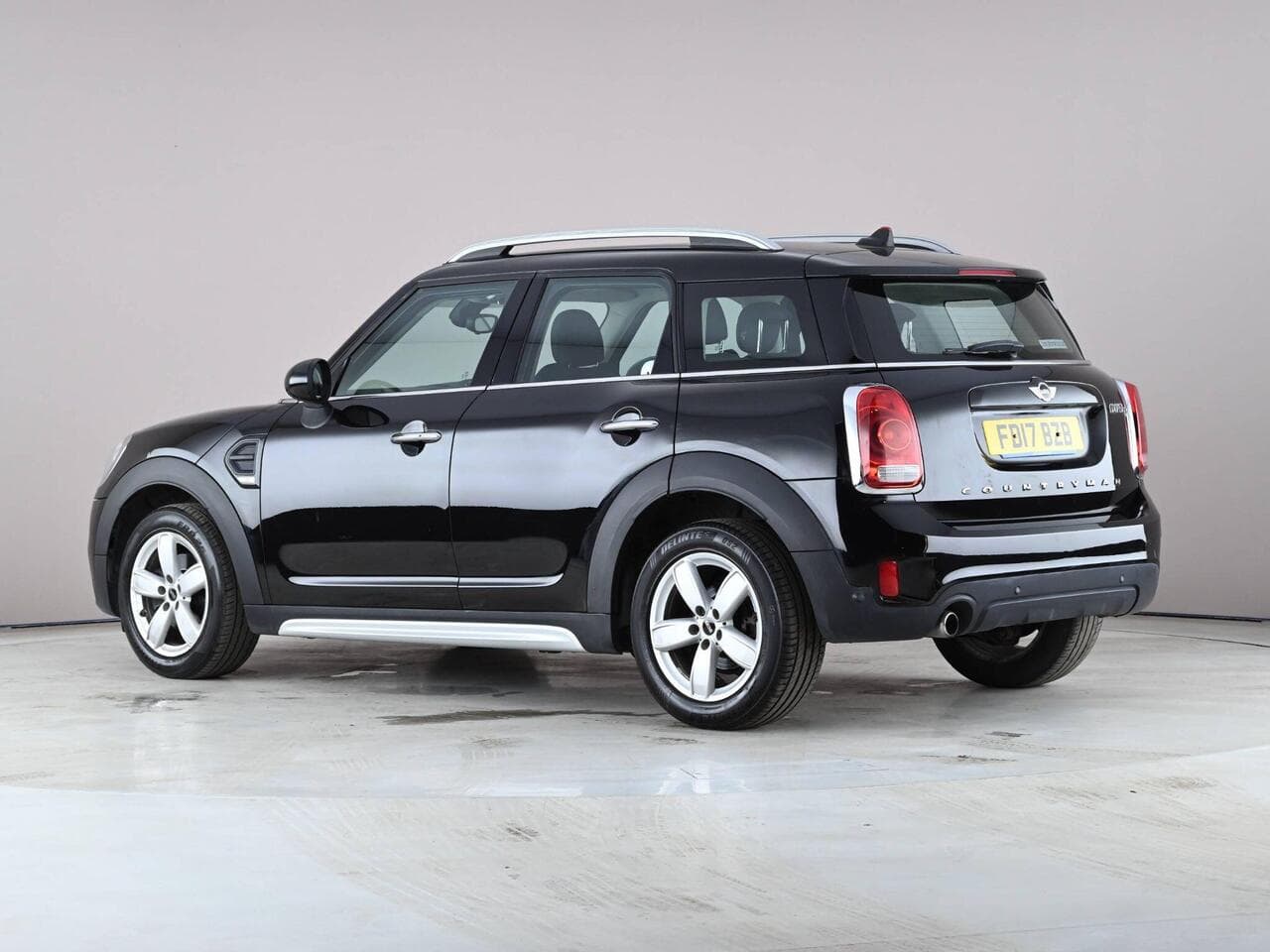 MINI Countryman thumbnail Side Left