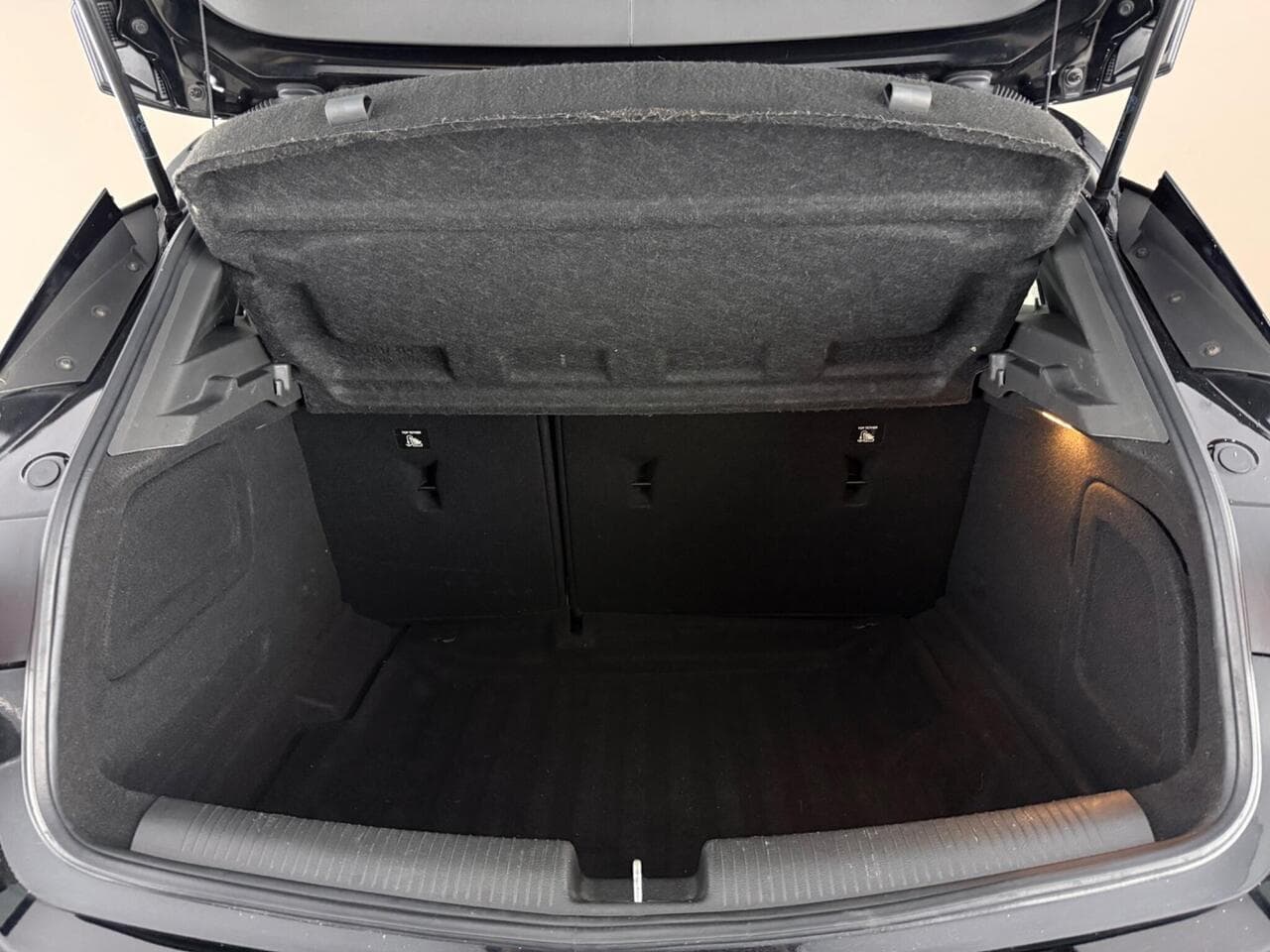 Vauxhall Astra thumbnail Boot