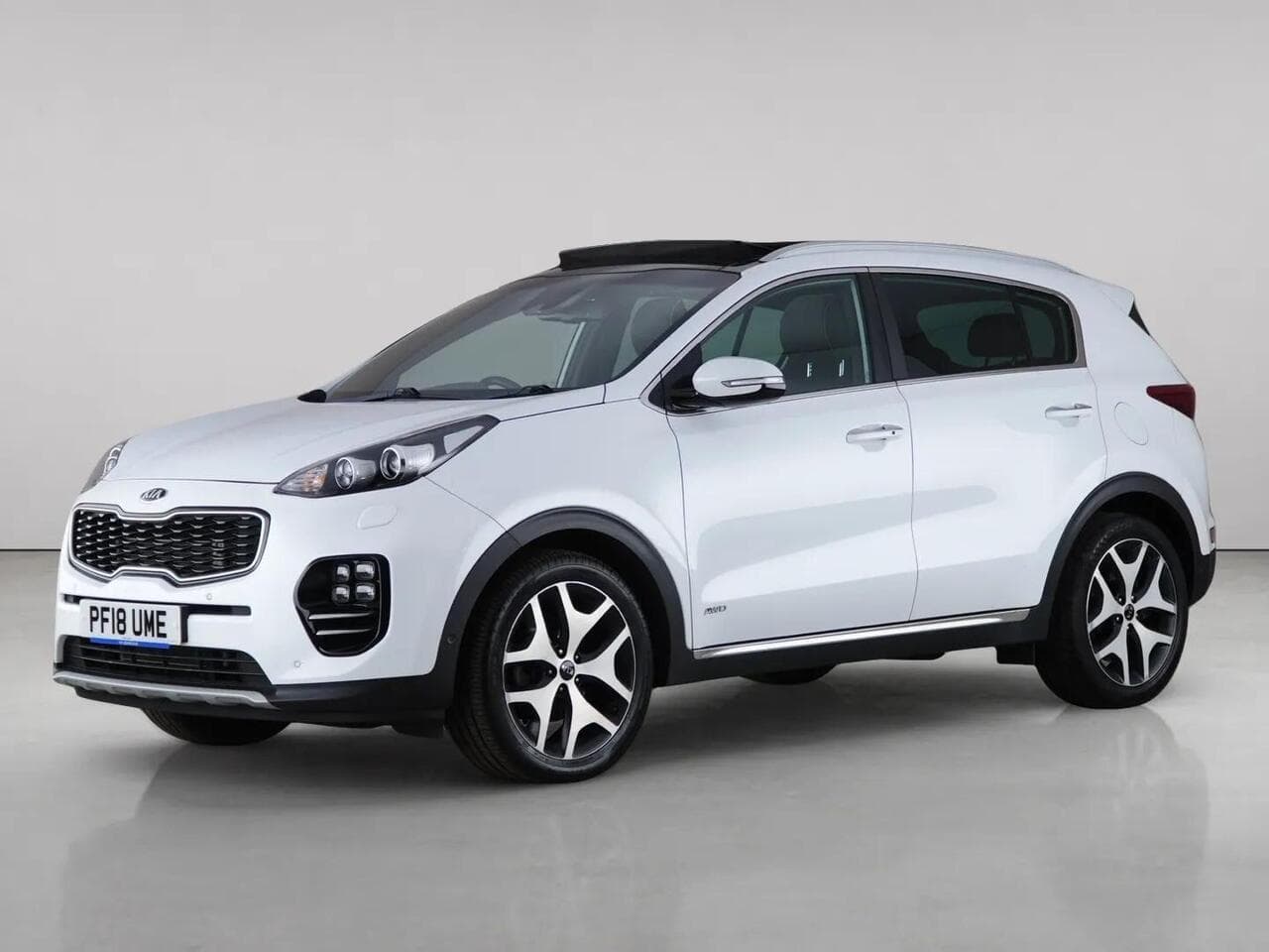 Kia Sportage thumbnail Front Left