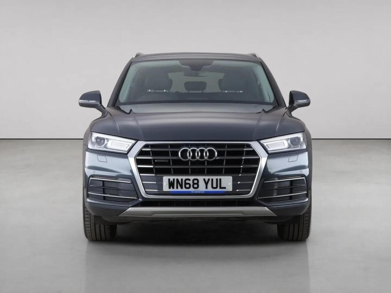 Audi Q5 thumbnail Front