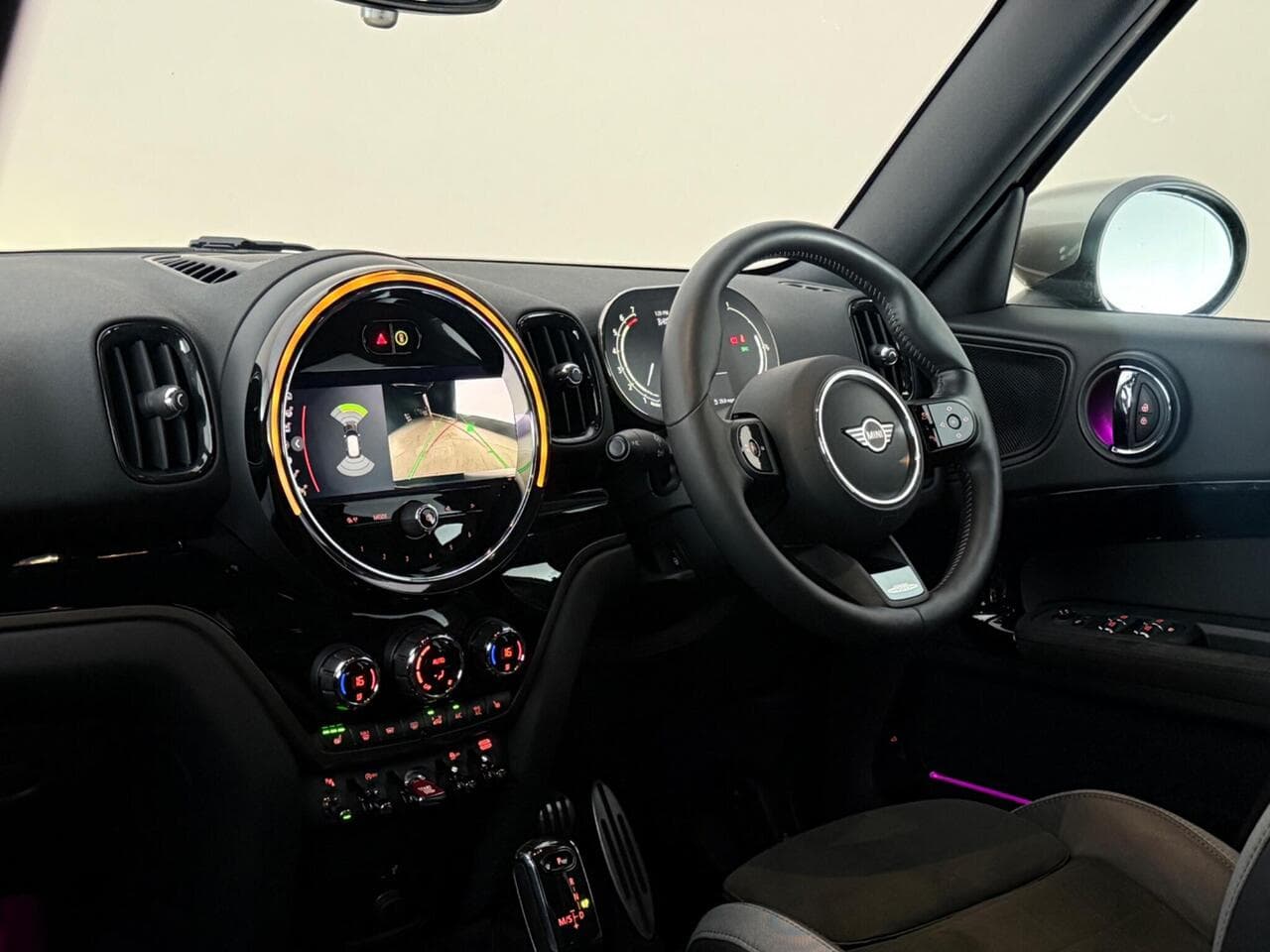 MINI Countryman thumbnail Interior Front