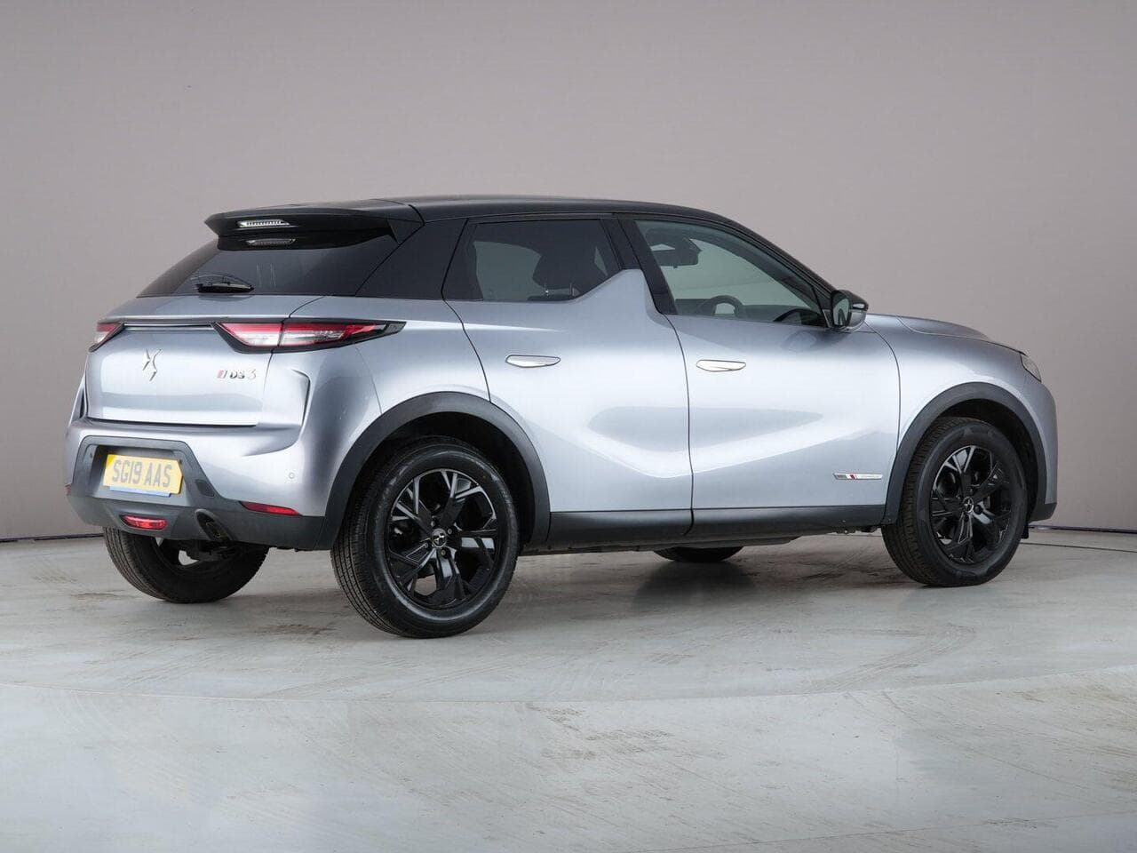 DS AUTOMOBILES DS 3 CROSSBACK thumbnail Side Right