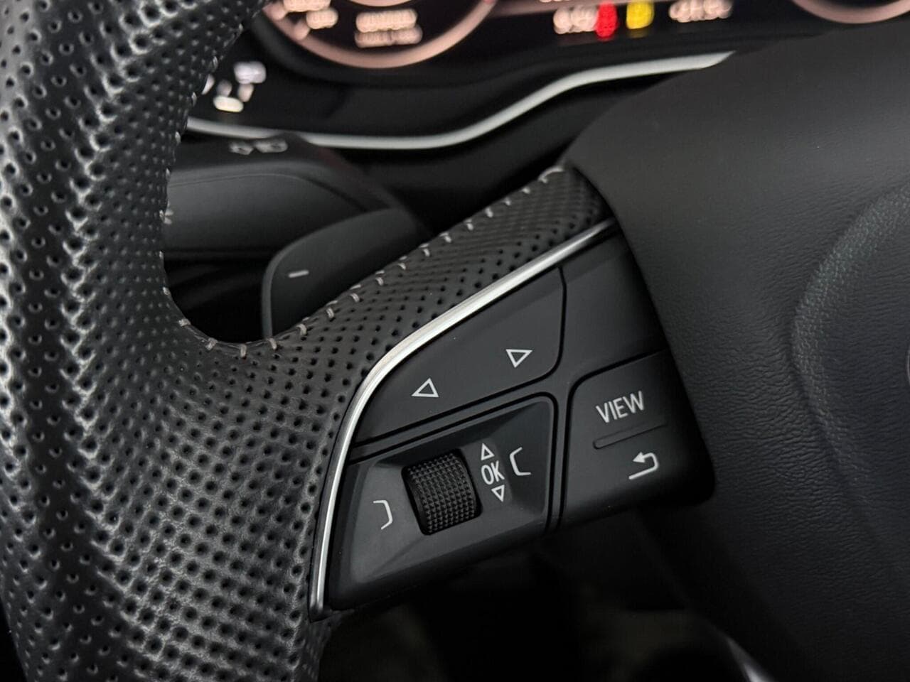 Audi Q5 thumbnail Misc Controls